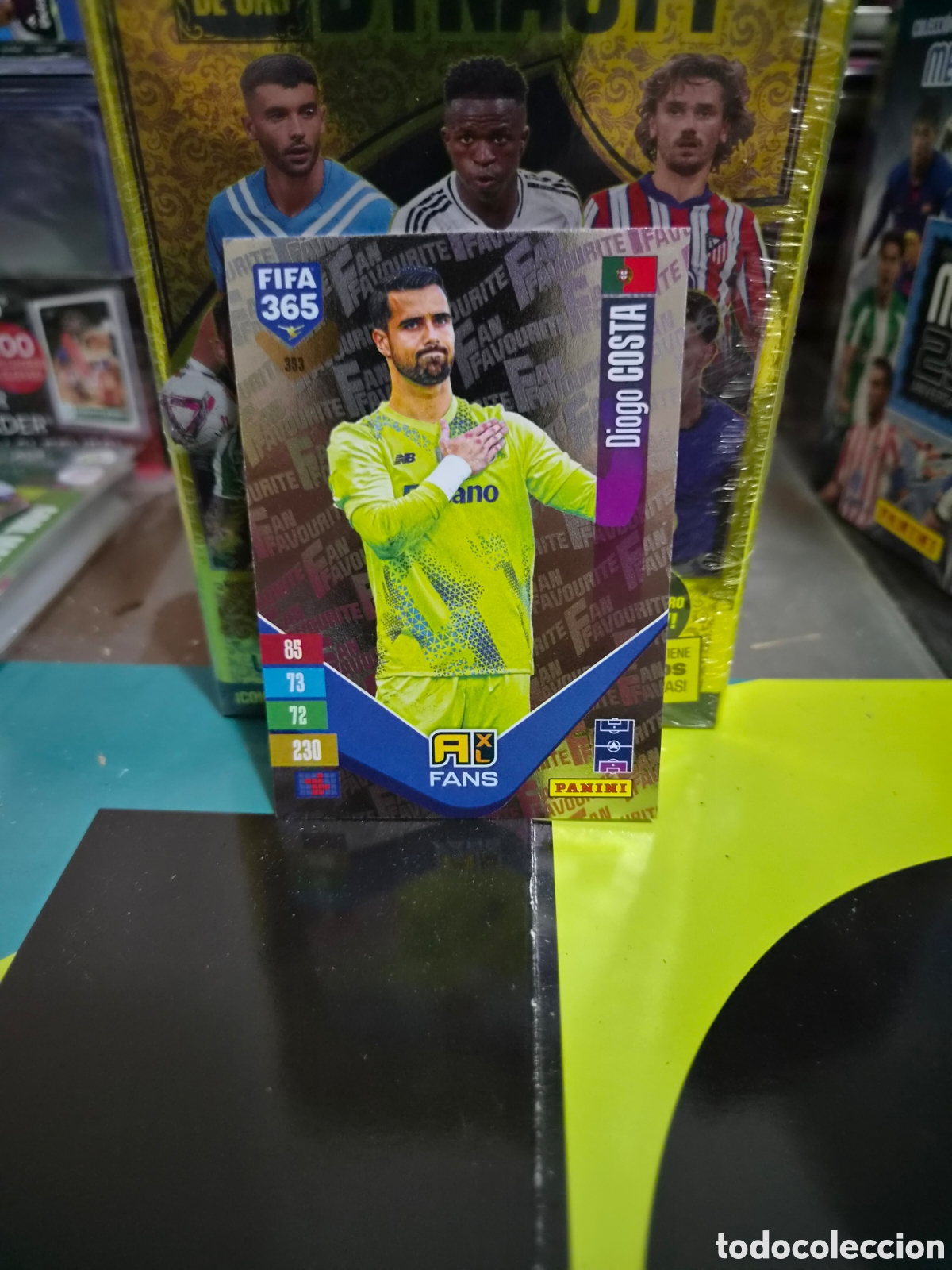 Football Stickers: N&deg;353 Fans Costa FIFA 365 2027