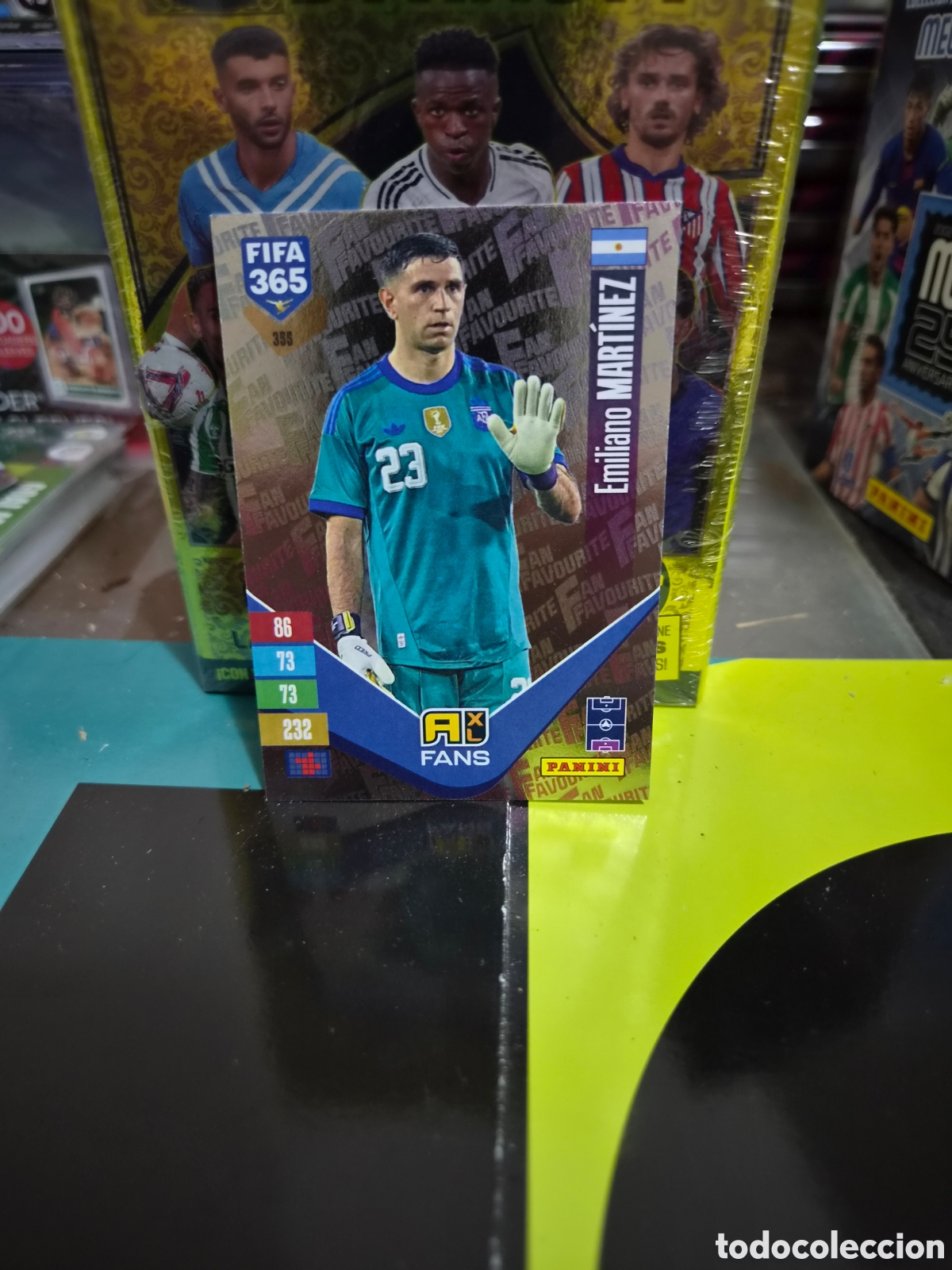 Football Stickers: N&deg;355 Fans Mart&iacute;nez FIFA 365 2027