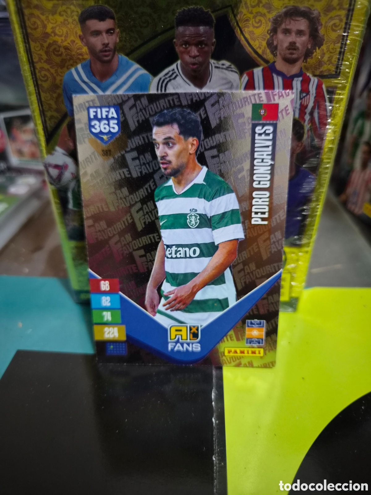 Fu&szlig;ball-Sticker: N&deg;387 Fans Pedro Gon&ccedil;alves FIFA 365 2027