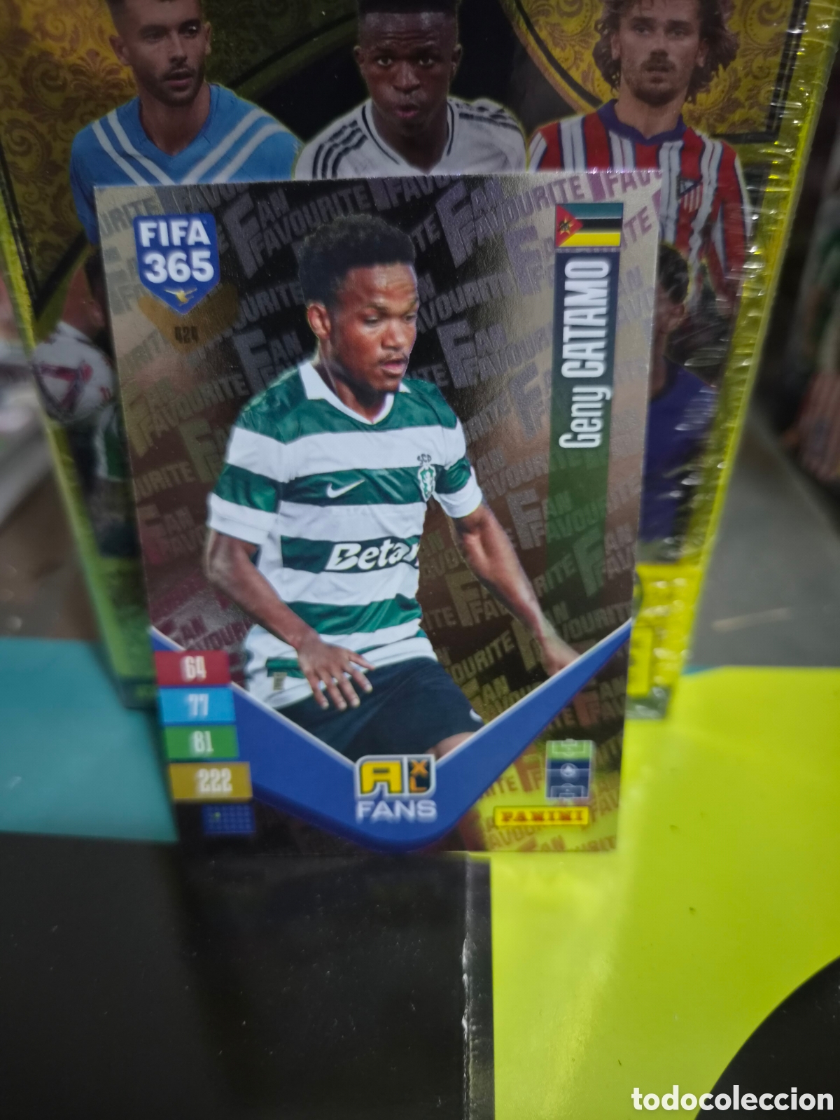 Football Stickers: N&deg;424 Fans Catamo FIFA 365 2027
