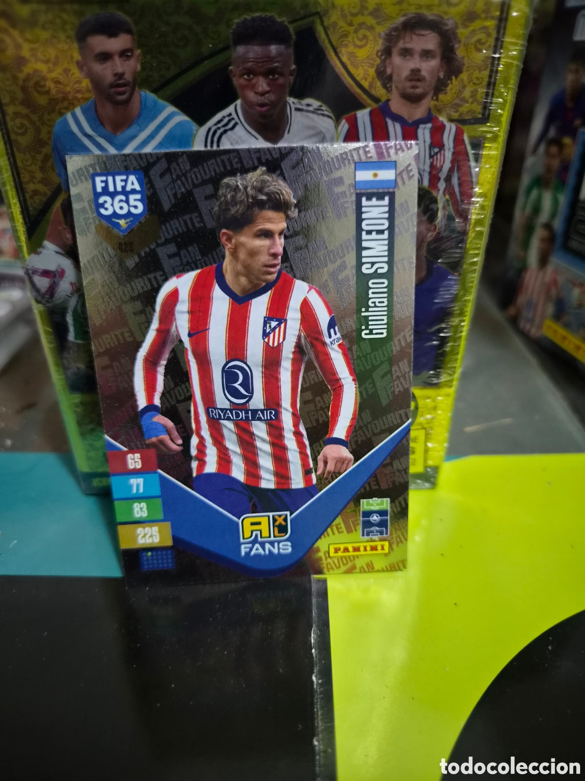 Football Stickers: N&deg;425 Fans Simeone FIFA 365 2027