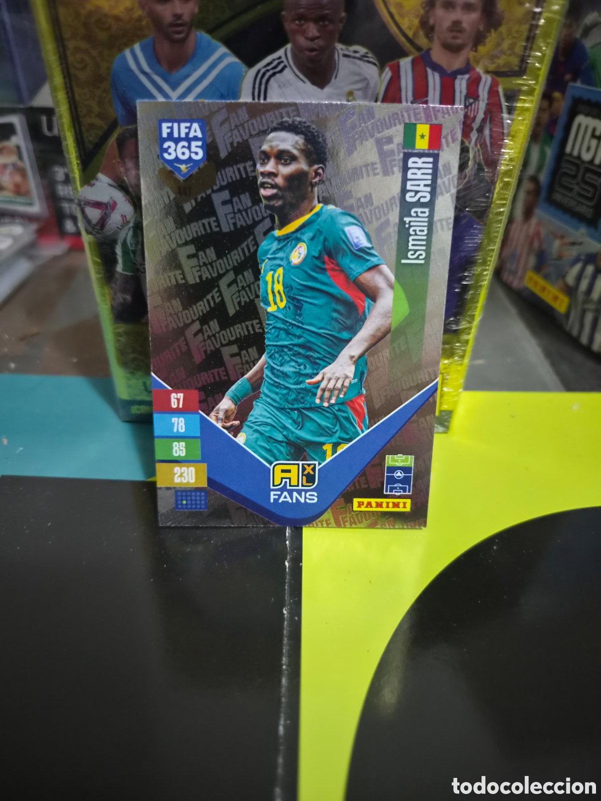 Fu&szlig;ball-Sticker: N&deg;447 Fans Sarr FIFA 365 2027