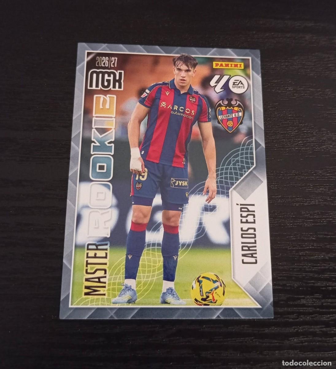 Fu&szlig;ball-Sticker: -MEGACRACKS 26-27 : 408 CARLOS ESPI ( LEVANTE ) -- MASTER ROOKIE -- BAJA