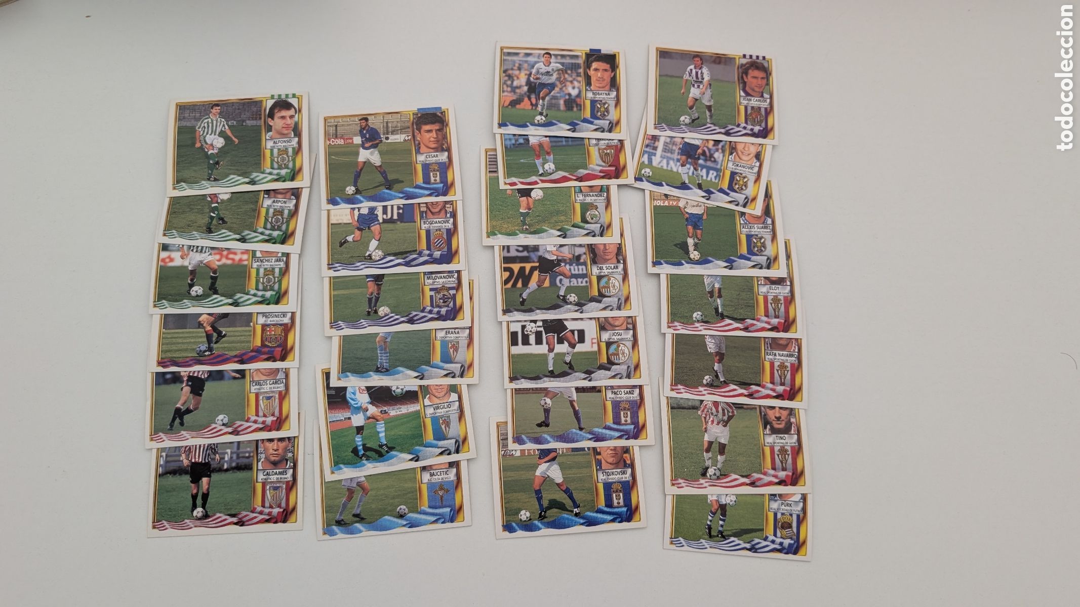 Fu&szlig;ball-Sticker: LOTE 26 COLOCAS DIFERENTES LIGA ESTE 1995/96 95 96 NUNCA PEGADOS SIN PEGAR