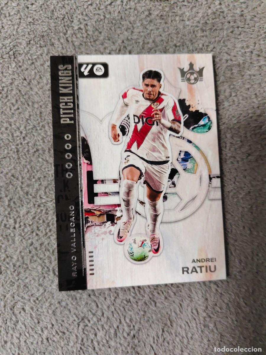 Fu&szlig;ball-Sticker: 36 PITCH KINGS LA LIGA 25 26 ANDREI RATIU RAYO VALLECANO BASE PANINI 2025 2026 AAF
