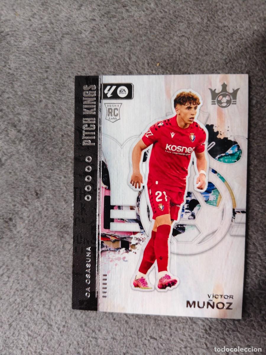 Fu&szlig;ball-Sticker: 42 PITCH KINGS LA LIGA 25 26 VICTOR MU&Ntilde;OZ ROOKIE RC CA OSASUNA BASE PANINI 2025 2026 AAF