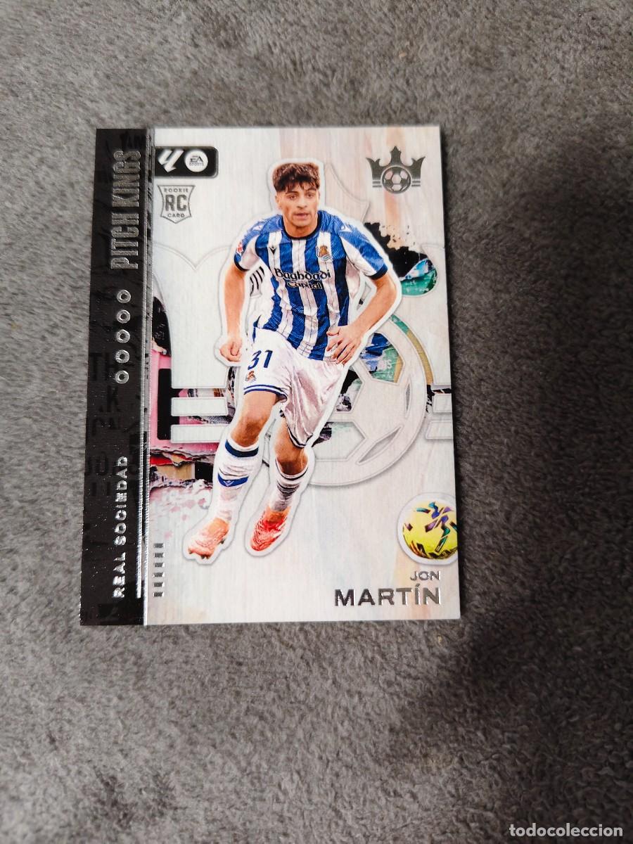 Fu&szlig;ball-Sticker: 55 PITCH KINGS LA LIGA 25 26 JON MARTIN REAL SOCIEDAD ROOKIE RC BASE PANINI 2025 2026 AAF