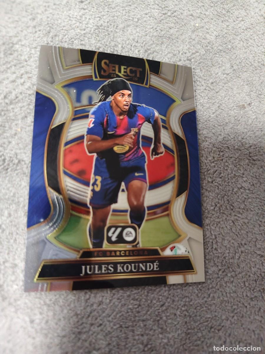 Figurine di Calcio: 2 SELECT LA LIGA 25 26 JULES KOUNDE FC BARCELONA BASE TERRACE PANINI 2025 2026 AAI