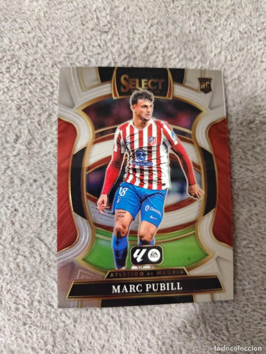 Figurine di Calcio: 12 SELECT LA LIGA 25 26 MARC PUBILL ATLETICO DE MADRID BASE TERRACE PANINI 2025 2026 AAI