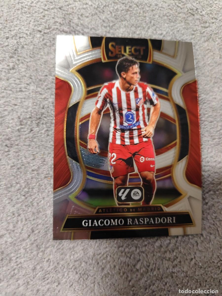 Figurine di Calcio: 13 SELECT LA LIGA 25 26 GIACOMO RASPADORI ATLETICO DE MADRID BASE TERRACE PANINI 2025 2026 AAI