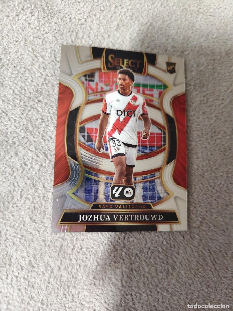 Figurine di Calcio: 38 SELECT LA LIGA 25 26 JOZHUA VERTROUWD RAYO VALLECANO BASE TERRACE PANINI 2025 2026 AAI
