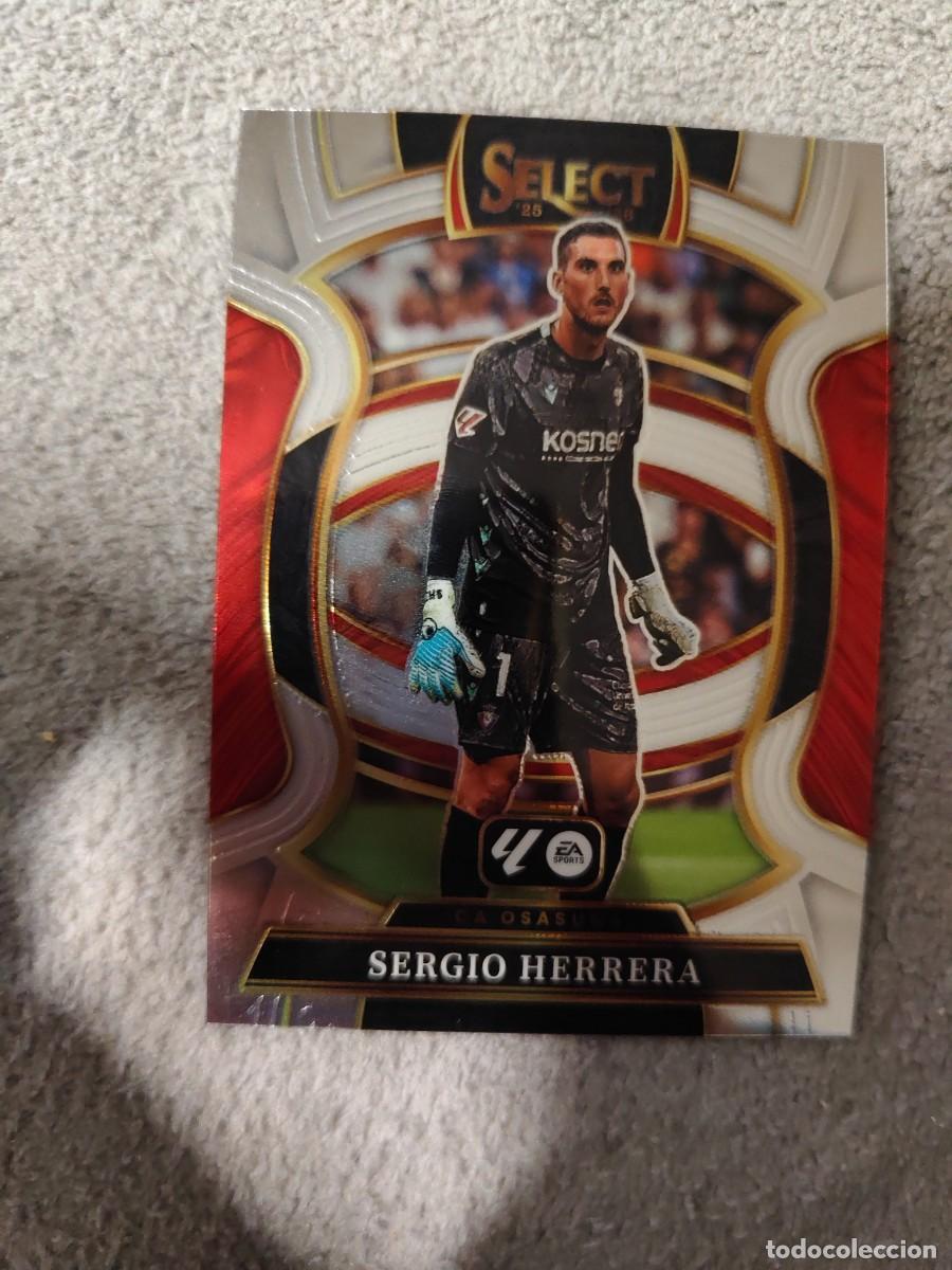 Figurine di Calcio: 43 SELECT LA LIGA 25 26 SERGIO HERRERA CA OSASUNA BASE TERRACE PANINI 2025 2026 AAI