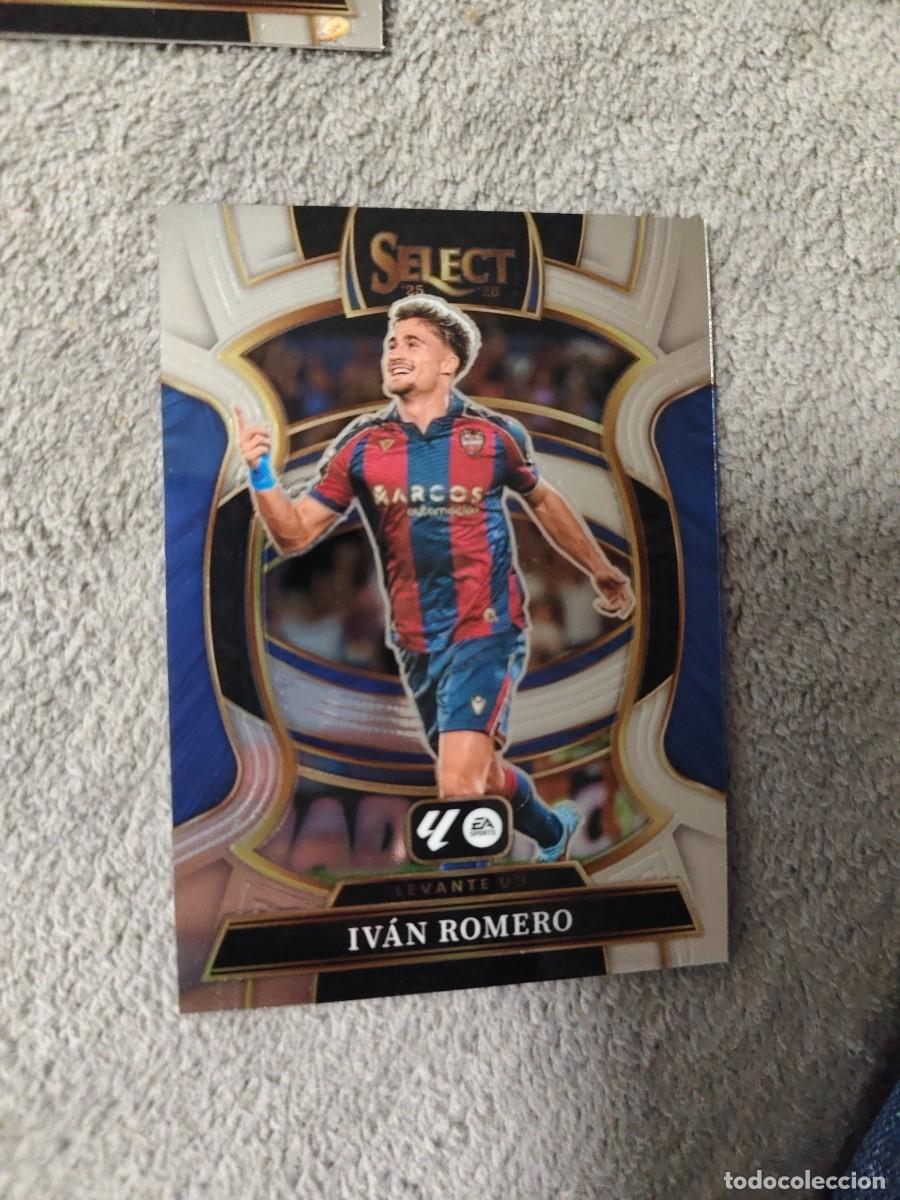 Fu&szlig;ball-Sticker: 95 SELECT LA LIGA 25 26 IVAN ROMERO LEVANTE UD BASE TERRACE PANINI 2025 2026 AAI
