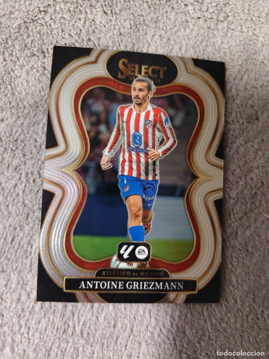 Fu&szlig;ball-Sticker: 121 SELECT LA LIGA 25 26 ANTOINE GRIEZMANN ATLETICO DE MADRID BASE MEZZANINE PANINI 2025 2026 AAI
