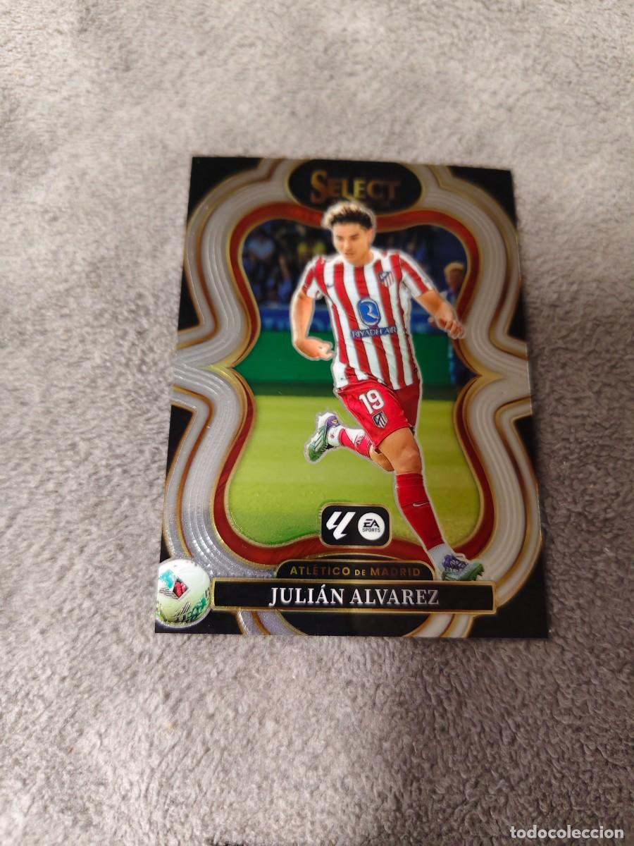 Fu&szlig;ball-Sticker: 125 SELECT LA LIGA 25 26 JULIAN ALVAREZ ATLETICO DE MADRID BASE MEZZANINE PANINI 2025 2026 AAI