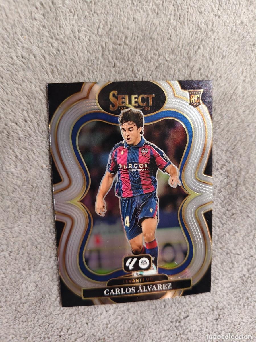 Figurine di Calcio: 195 SELECT LA LIGA 25 26 CARLOS ALVAREZ LEVANTE UD BASE MEZZANINE PANINI 2025 2026 AAI