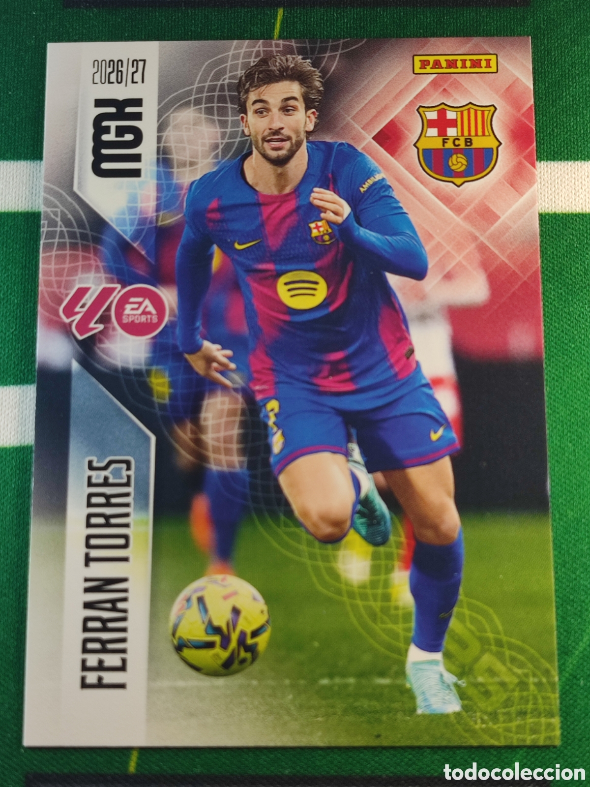 Fu&szlig;ball-Sticker: 90 Ferr&aacute;n Torres FC Barcelona MEGACRACKS 2026 2027 - 26 27 MGK