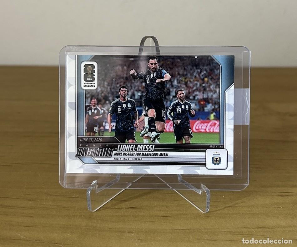 Cromos de f&uacute;tbol: Lionel Messi n&ordm;160 Panini Instant &ndash; FIFA World Cup 2026 Argentina