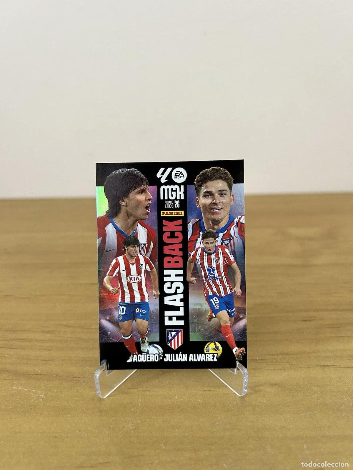 Cromos de f&uacute;tbol: Ag&uuml;ero &ndash; Juli&aacute;n &Aacute;lvarez Flashback Atl&eacute;tico de Madrid &ndash; Megacracks 2025-26