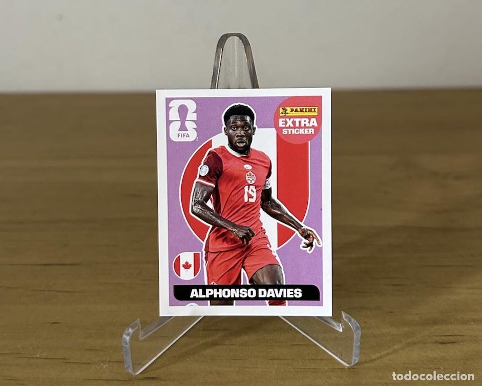 Cromos de f&uacute;tbol: Alphonso Davies Extra Sticker Rosa &ndash; Panini FIFA World Cup 2026