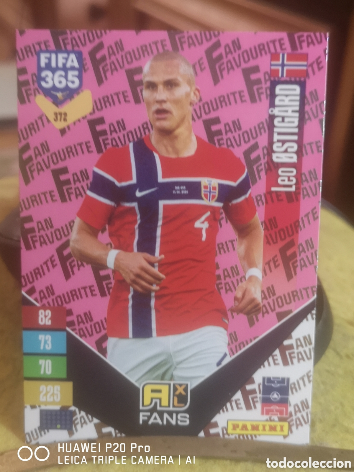 Cromos de f&uacute;tbol: ADRENALYN FIFA 365 2027 FANS PARALELA ROSA LEO OSTIGARD 372 - NORUEGA