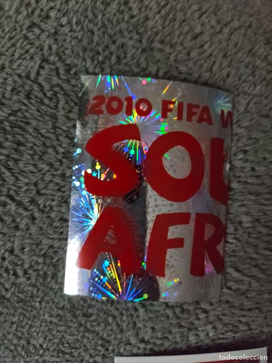 Cromos de Futebol: 2 PANINI MUNDIAL 2010 WORLD CUP OFFICIAL LOGO CROMO 10 SUD&Aacute;FRICA NUEVO