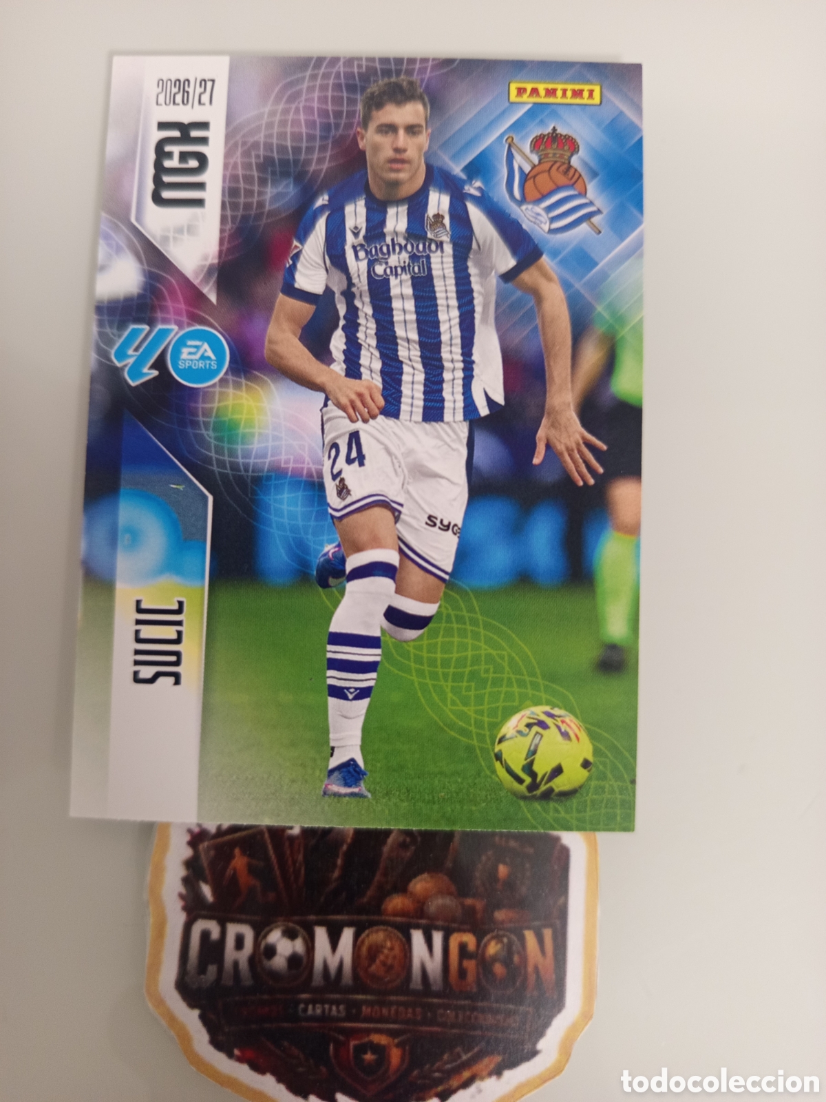 Fu&szlig;ball-Sticker: ❇️ CROMO ⚽ CARD 320 SUČIĆ (R. SOCIEDAD) - MEGACRACKS 2026/27 (PANINI) ❇️