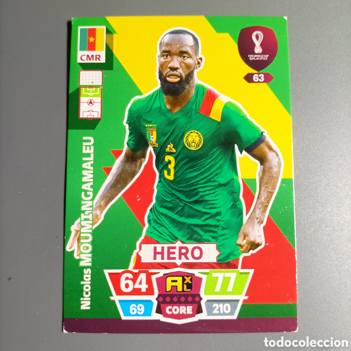 Fu&szlig;ball-Sticker: Cromo Nicolas Moumi Ngamaleu HERO #63 - Camer&uacute;n Panini Adrenalyn XL Mundial Qatar 2022