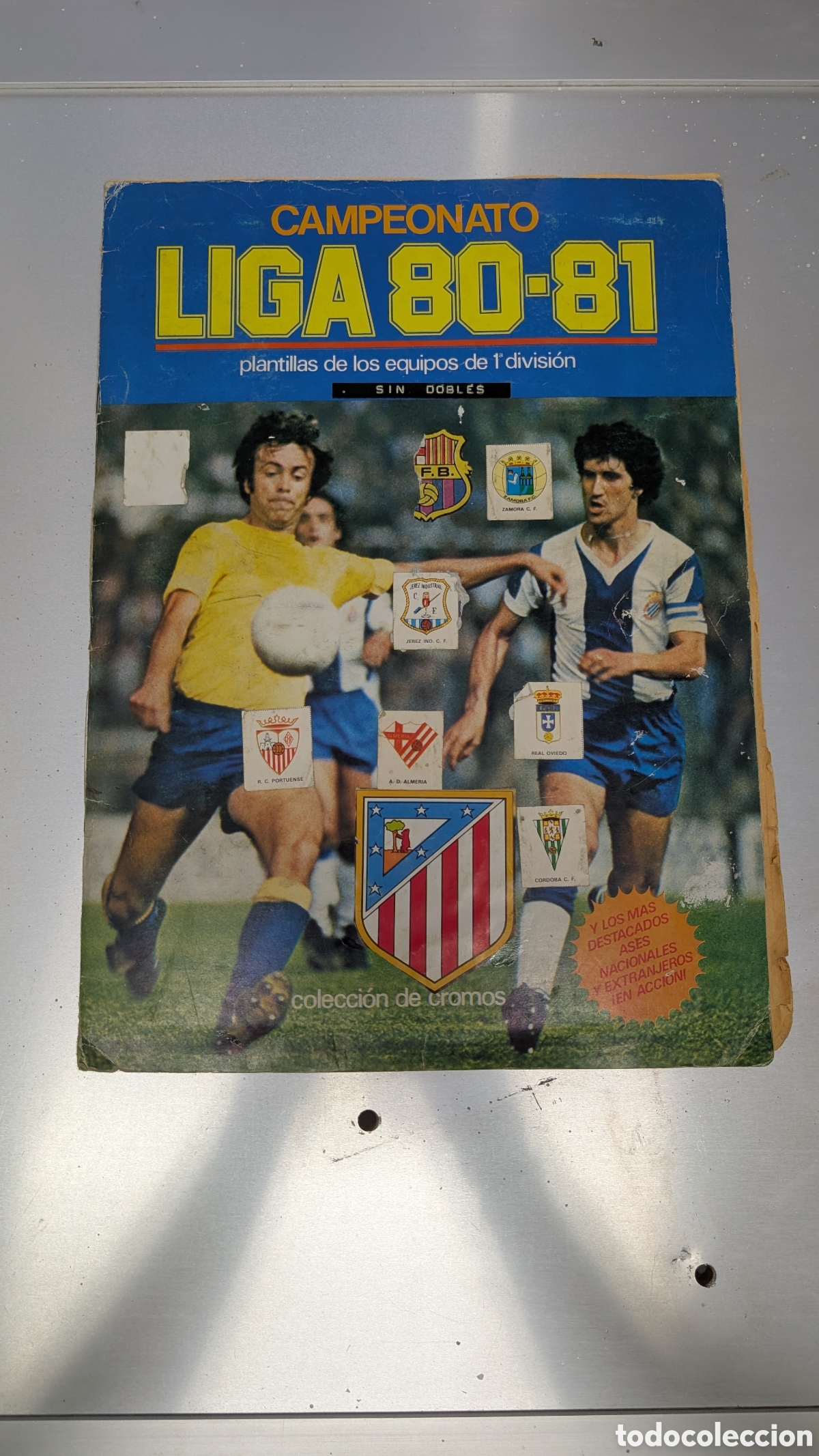 Cartes &agrave; collectionner de Football: ALBUM LIGA ESTE 1980/81 80 81 INCOMPLETO CON BASTANTES CROMOS PEGADOS, ACEPTABLE ESTADO