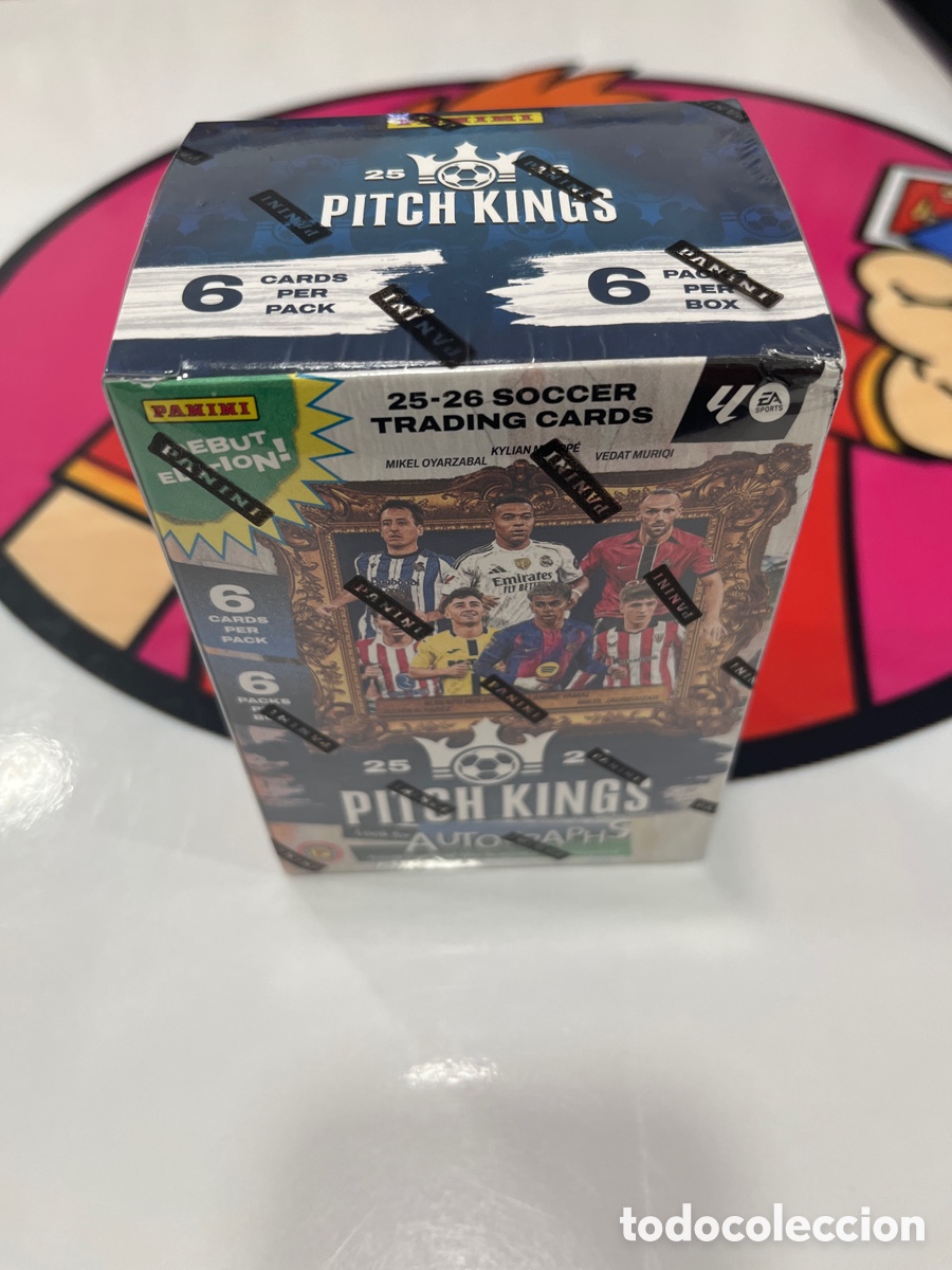 Cromos de f&uacute;tbol: CAJA PITCH KINGS LA LIGA 25 26 BOX PANINI SOCCER TRADING CARDS NUEVA PRECINTADA