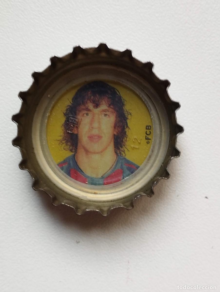 Cartes &agrave; collectionner de Football: CHAPA, TAPA CORONA COCA COLA - CAPS - TAPON - FC BARCELONA 2005 FONDO AMARILLO CARLES PUYOL