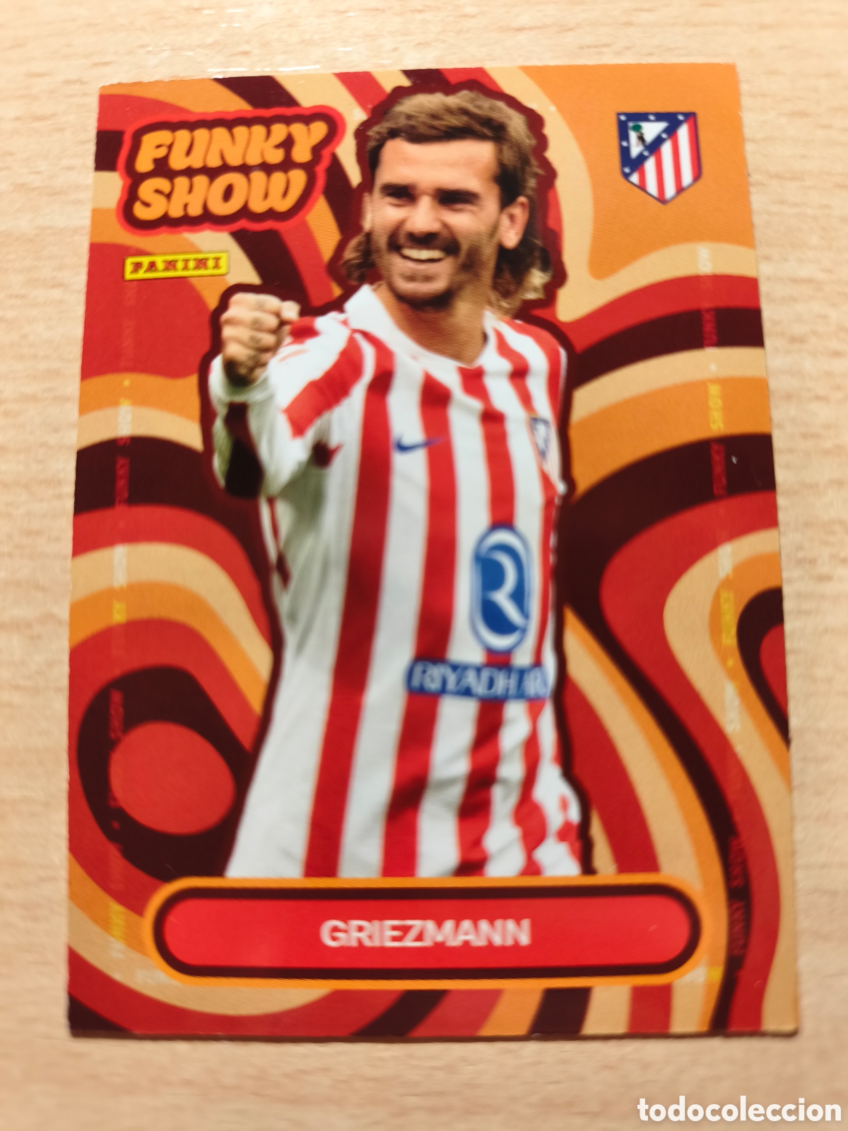 Cromos de f&uacute;tbol: 54 ANTOINE GRIEZMANN FUNKY SHOW PANINI CLUB ATL&Eacute;TICO DE MADRID 2025 2026 PANINI 25 26