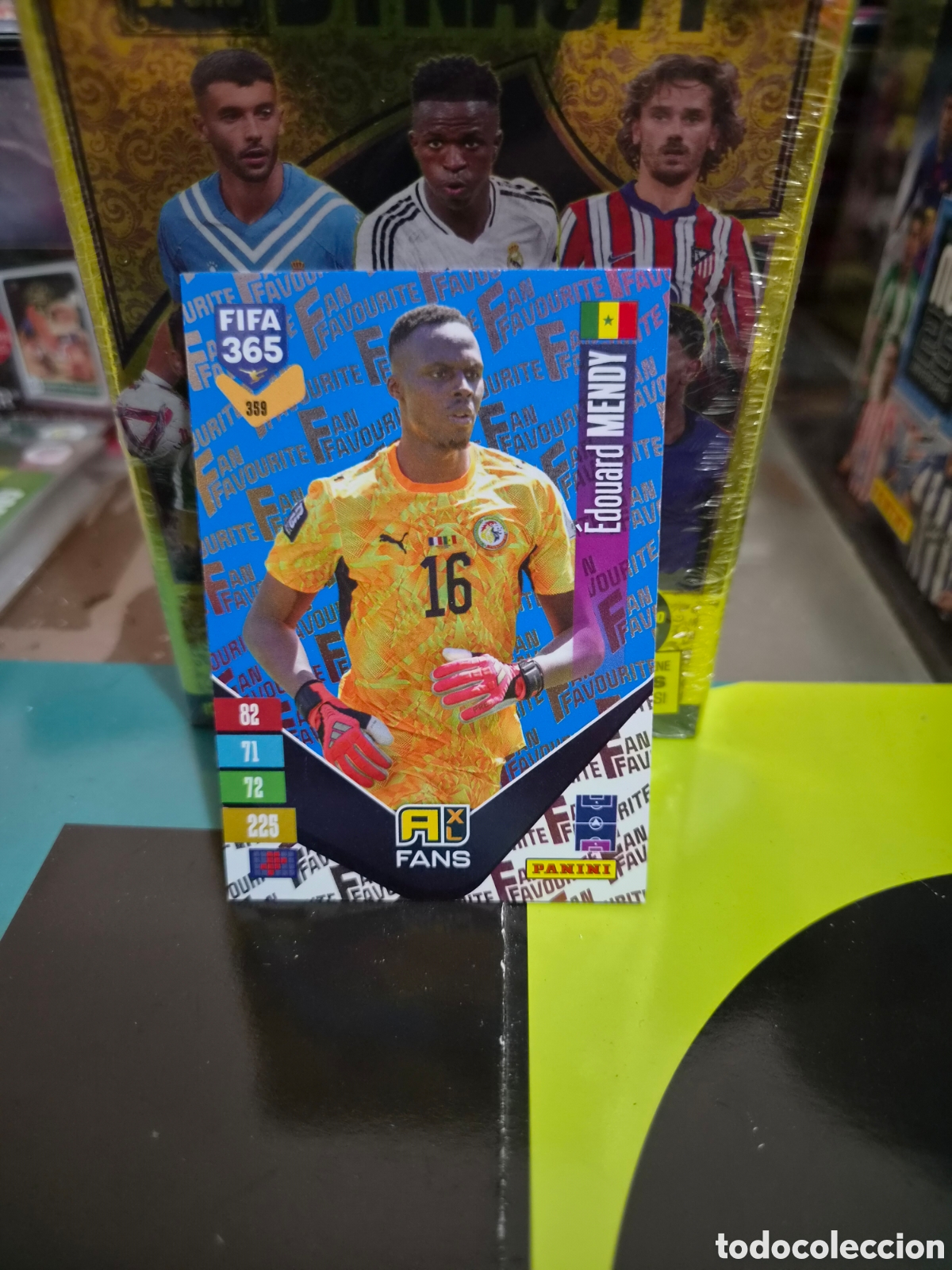 Football Stickers: N&deg;359 Fans Blue Mendy FIFA 365 2027