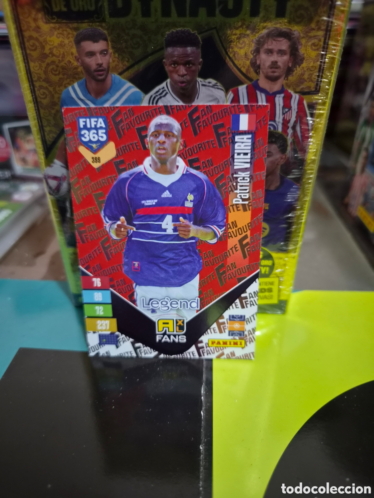 Figurine di Calcio: N&deg;399 Fans Legends Red Vieira FIFA 365 2027