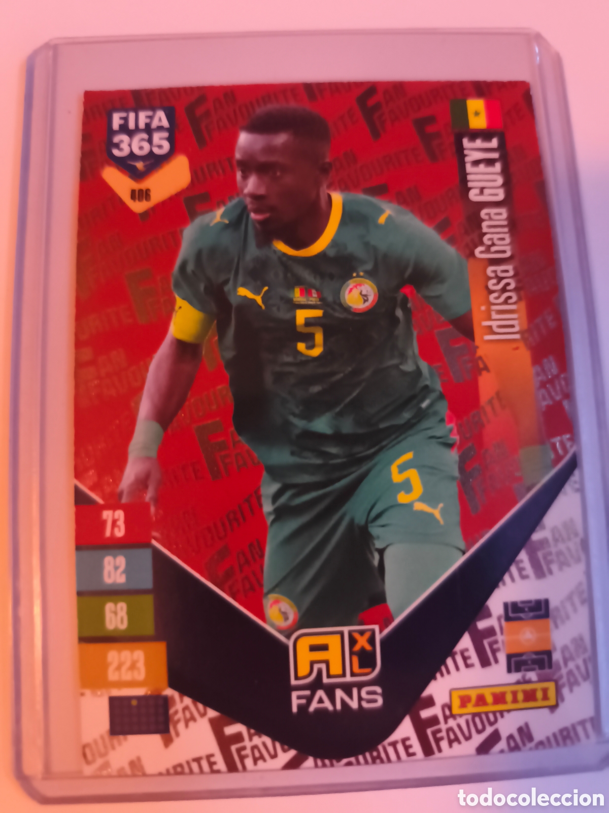 Cromos de f&uacute;tbol: FIFA 365 2027 FAN FAVOURITE ROJO GUEYE