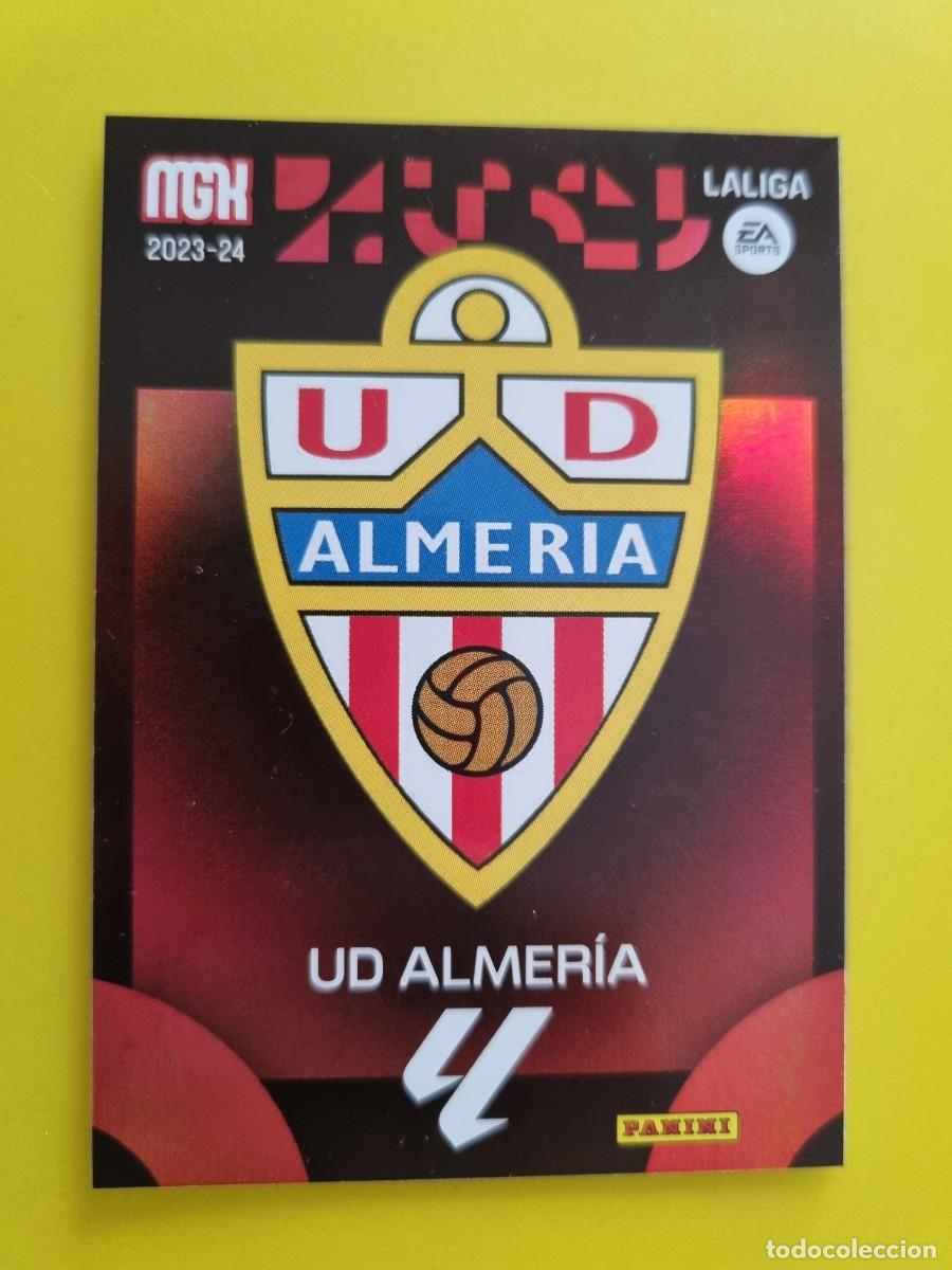 Cromos de f&uacute;tbol: CROMO FUTBOL MEGACRACKS 37 ESCUDO UD ALMERIA 23 24 2023 2024 AR1026