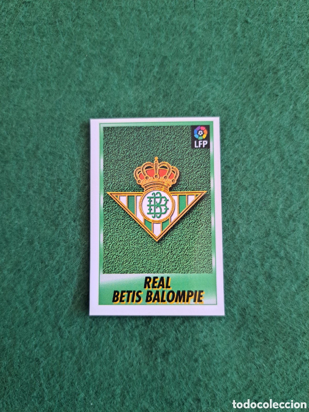 Cromos de f&uacute;tbol: Betis Escudo. N&deg;14. Barcelona. Bollycao Liga 96-97. Sigue la Liga