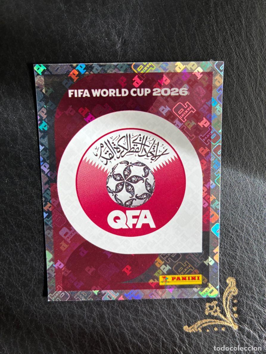 Cromos de Futebol: QAT 1 ESCUDO LOGO QAT1 QATAR CATAR FIFA WORLD CUP MUNDIAL 2026 26 PANINI