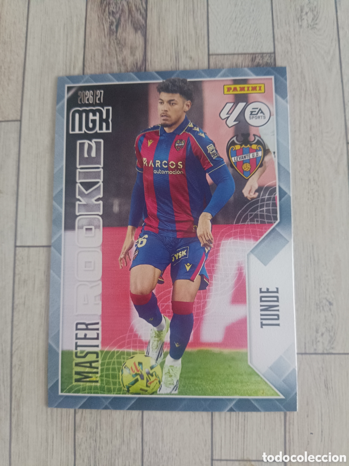Cromos de f&uacute;tbol: 421 TUNDE MASTER ROOKIE LEVANTE MEGACRACKS MGK 26 27 PANINI 2026 2027