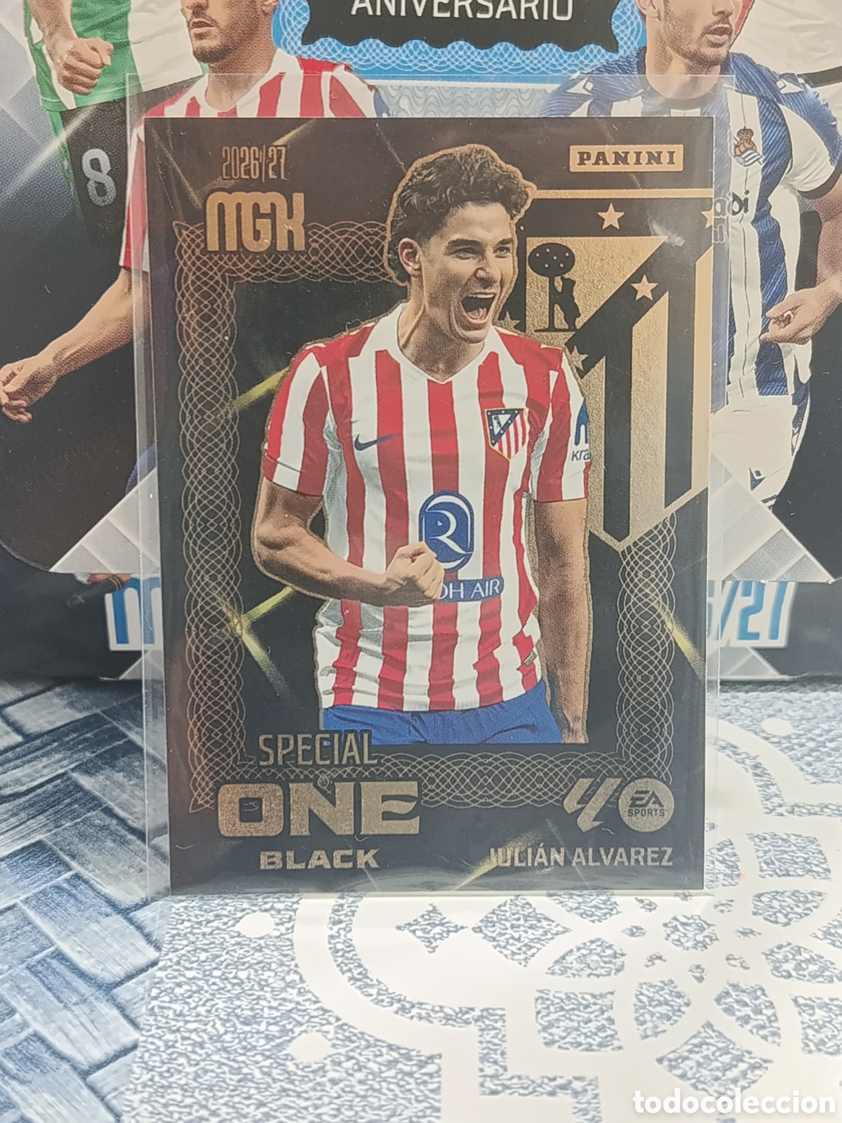 Fu&szlig;ball-Sticker: JULIAN ALVAREZ ATLETICO DE MADRID SPECIAL ONE BLACK MGK 26 27 2026 2027 PANINI