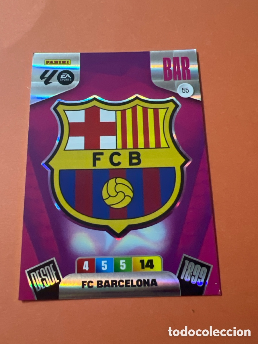 Cromos de f&uacute;tbol: E306. 55 ESCUDO FC BARCELONA | ADRENALYN XL LALIGA 2025-26