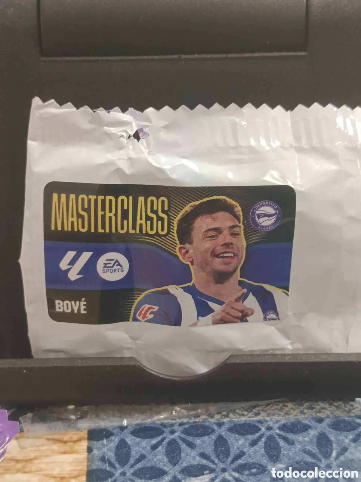 Cromos de f&uacute;tbol: BOVE ALAVES MASTERCLASS CROMO CHICLE LIGA ESTE 26 27 2026 2027 PANINI