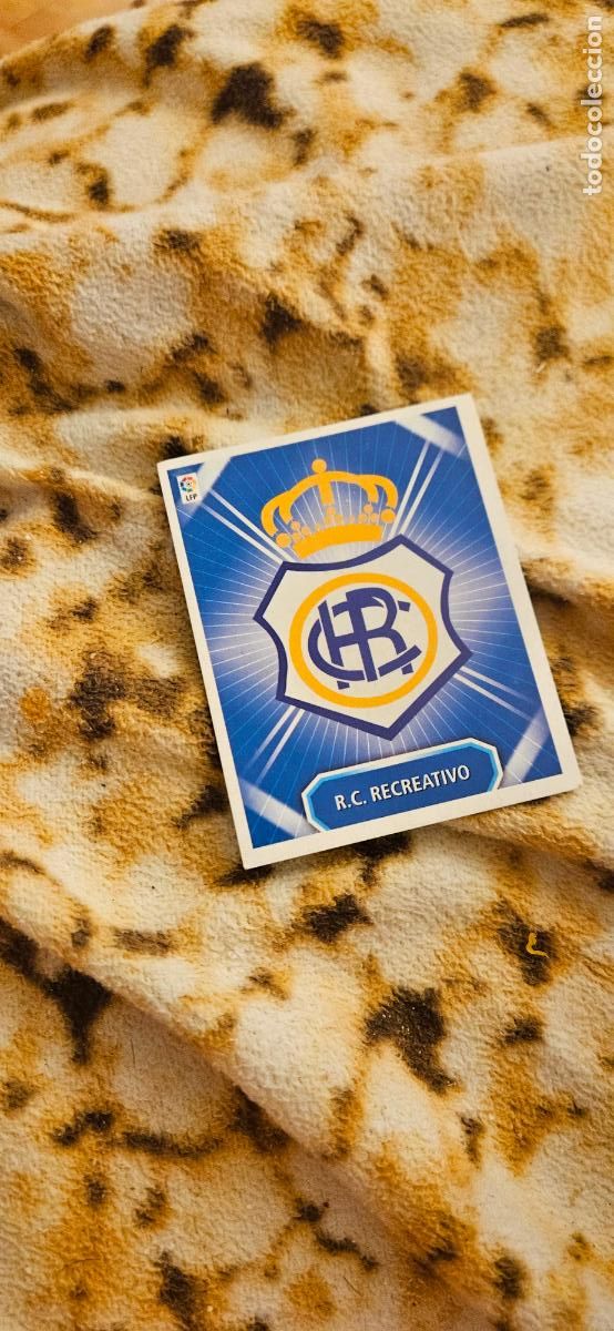 Football Stickers: este escudo recreativo de huelca 08 09 2008 2009 este sin pegar