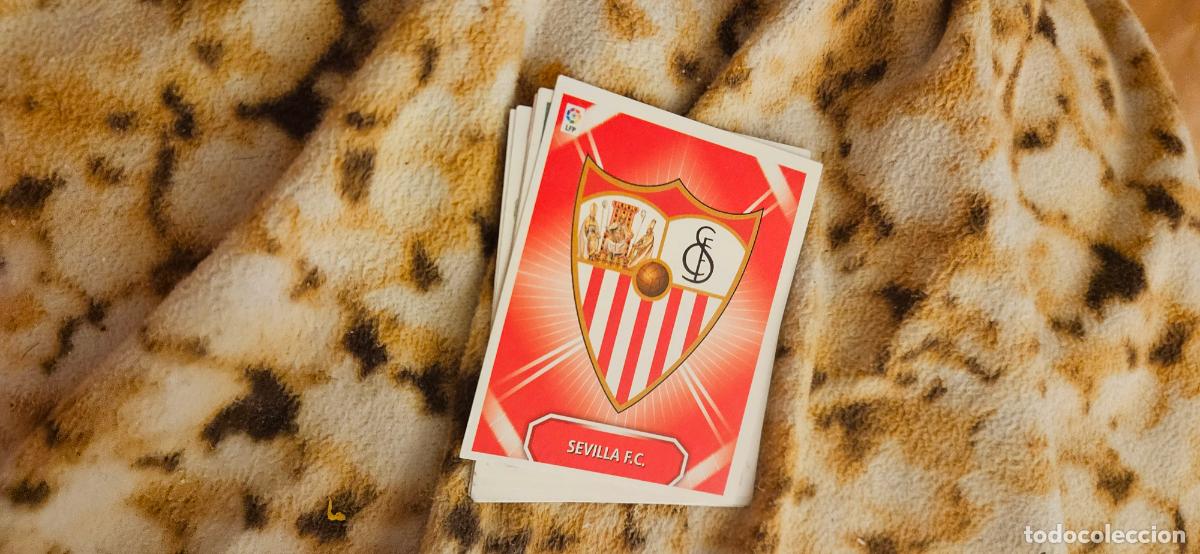 Football Stickers: esteescudo sevilla 08 09 2008 2009 este sin pegar