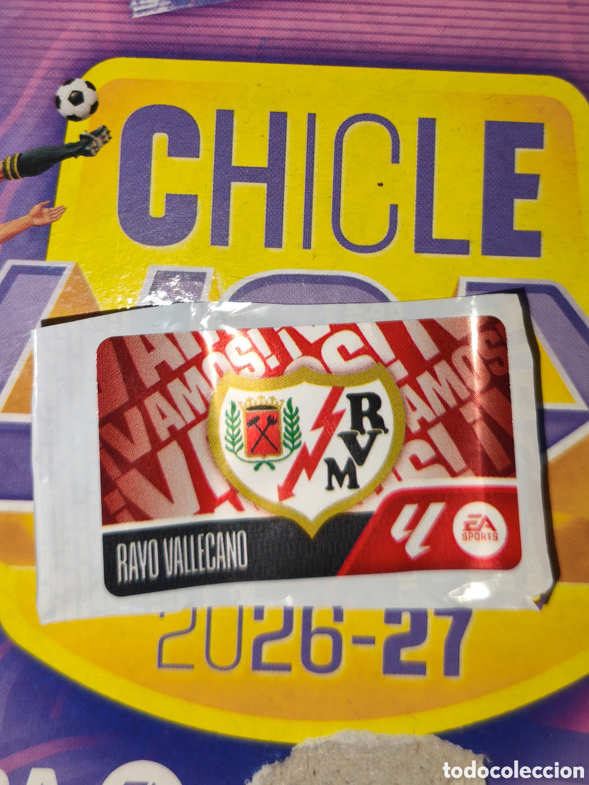Cromos de f&uacute;tbol: Escudo Rayo Vallecano Chicle liga este 26/27