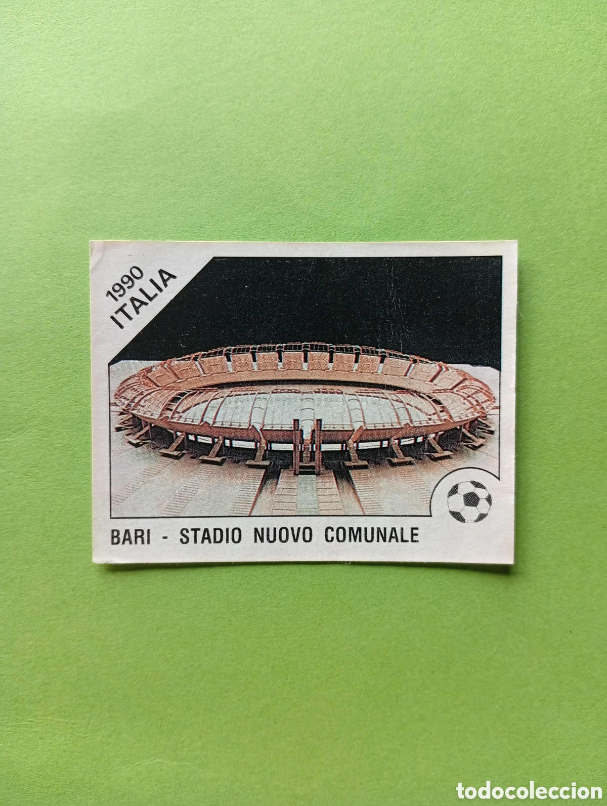 Cartes &agrave; collectionner de Football: 1990 ITALIA 90 - N&ordm; 16 STADIO NUOVO COMUNALE, BARI - ED. CARVAJAL / PANINI