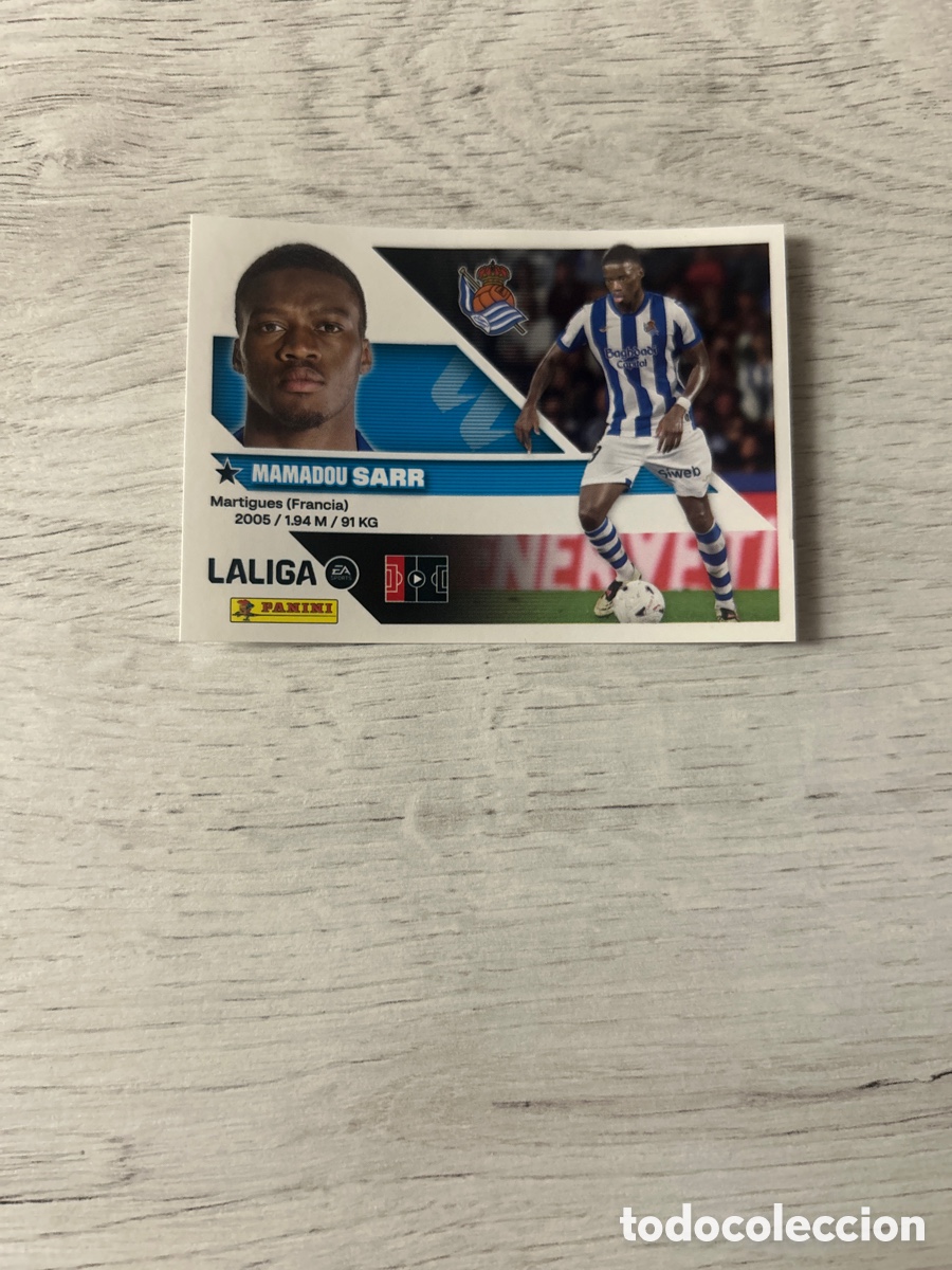 Cromos de f&uacute;tbol: Sarr 43 &Uacute;ltimos Fichajes Real Sociedad Cuarta 4 Edici&oacute;n Liga Este 2026/27 26-27 Panini