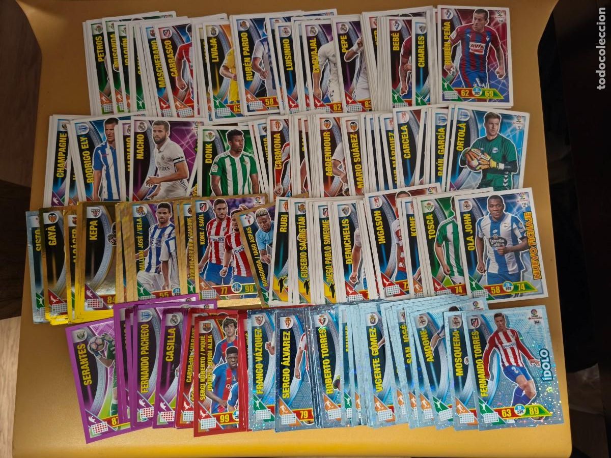 Cartes &agrave; collectionner de Football: adrenalyn 2016 17, contiene 207 cromos