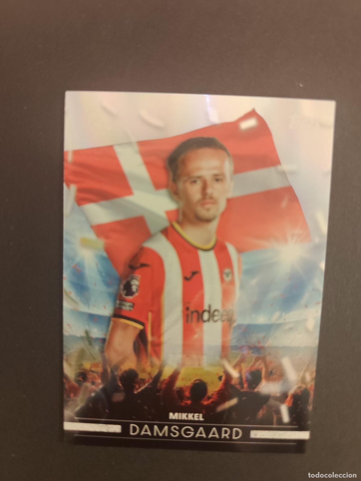 Fu&szlig;ball-Sticker: FF 6 MIKKEL DAMSGAARD BRENTFORD FLYING THE FLAG TOPPS FLAGSHIP PREMIER LEAGUE 2026 2027 26 27