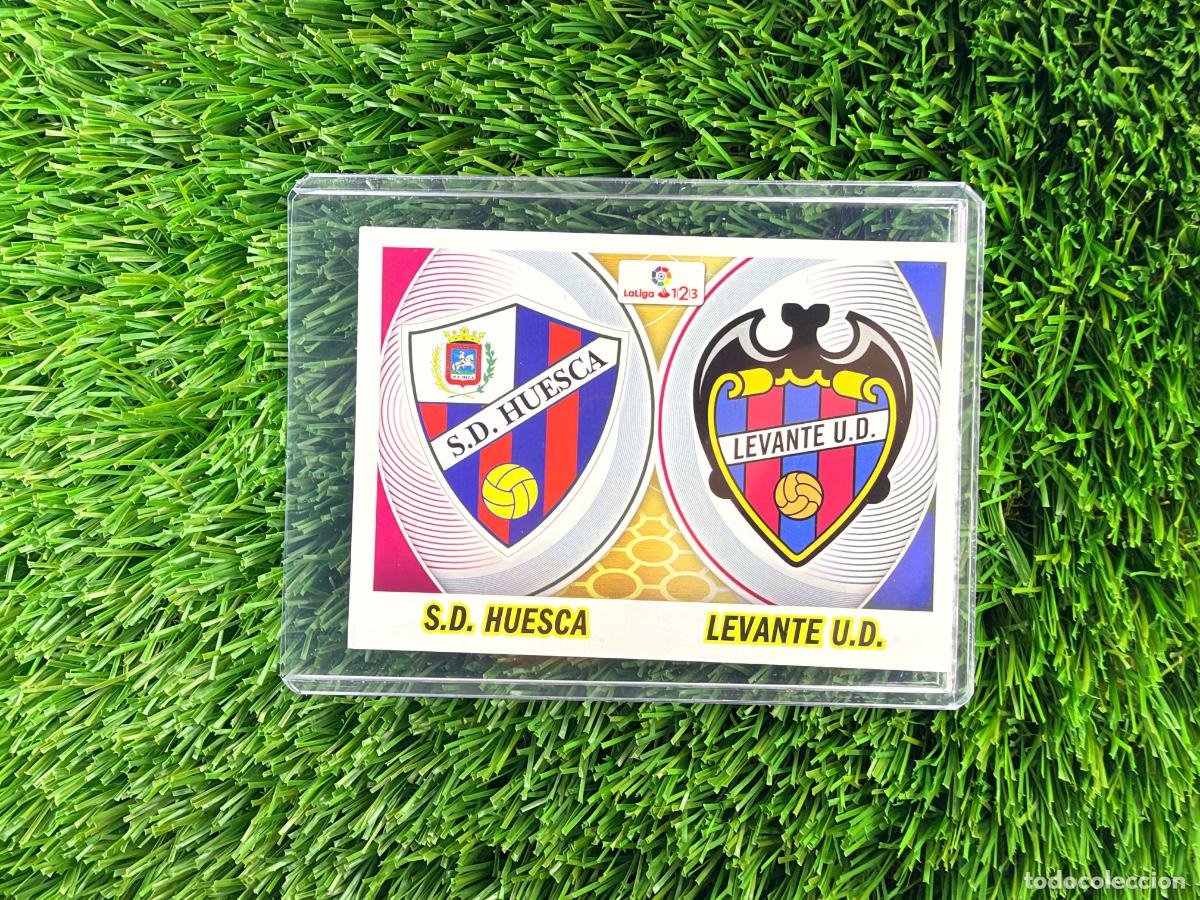 Cromos de f&uacute;tbol: N&ordm; 5 SD Huesca - Levante UD Escudos La Liga 1, 2, 3 Liga Este 16 17